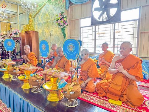 ภาพ No.278631:วันอาทิตย์ที่ 2 พฤศจิกายน พ.ศ.2568 พิธีทอดกฐินสามัคคีทั่วไทย โดยคณะศิษยานุศิษย์ บูชาธรรม 81 ปี หลวงพ่อธัมมชโย ณ วัดมงคลนิมิตร อ.บางเสาธง จ.สมุทรปราการ