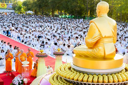 ภาพ No.291935:วันที่ 10 มกราคม พ.ศ. 2569 พิธีจุดประทีปถวายเป็นพุทธบูชา และบูชาธรรมมหาปูชนียาจารย์  ณ อนุสรณ์สถานคลองบางนางแท่น อ.สามพราน จ.นครปฐม ในโครงการธรรมยาตรา กตัญญูบูชา มหาปูชนียาจารย์ พระมงคลเทพมุนี(สด จนฺทสโร) พระผู้ปราบมาร อนุสรณ์สถาน 7 แห่ง ปีที่ 14