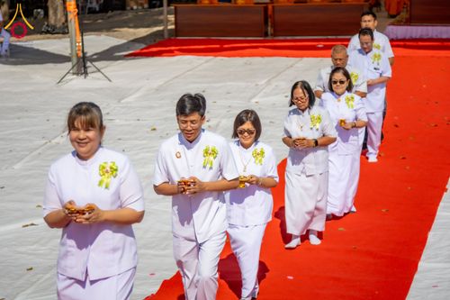 ภาพ No.285800:วันพุธที่ 10 ธันวาคม พ.ศ.2568  พิธีตอกเสาเข็มมงคลต้นสุดท้าย รองรับองค์พระเจดีย์เพื่อสร้างสันติภาพโลก ณ ศูนย์ปฏิบัติธรรมและศูนย์อบรมเยาวชน ชัยนาท