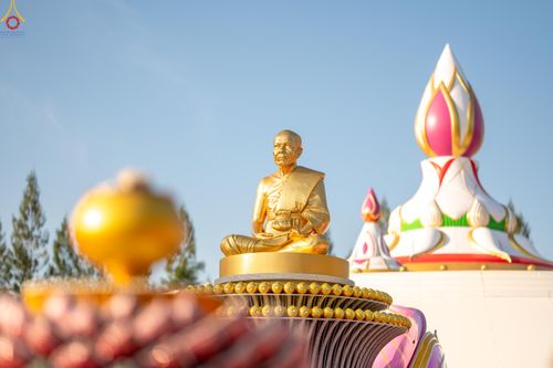 ภาพ No.292208:วันที่ 10 มกราคม พ.ศ. 2569 พิธีจุดประทีปถวายเป็นพุทธบูชา และบูชาธรรมมหาปูชนียาจารย์  ณ อนุสรณ์สถานคลองบางนางแท่น อ.สามพราน จ.นครปฐม ในโครงการธรรมยาตรา กตัญญูบูชา มหาปูชนียาจารย์ พระมงคลเทพมุนี(สด จนฺทสโร) พระผู้ปราบมาร อนุสรณ์สถาน 7 แห่ง ปีที่ 14