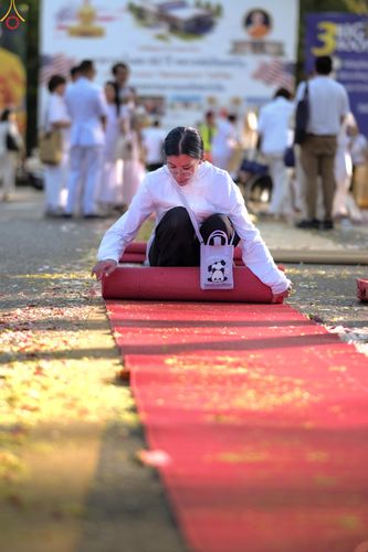 ภาพ No.296077:ภาพเบื้องหลังอาสาสมัครรวมใจ ชุดที่ 1 ในโครงการธรรมยาตรา กตัญญูบูชา มหาปูชนียาจารย์ พระมงคลเทพมุนี(สด จนฺทสโร) พระผู้ปราบมาร อนุสรณ์สถาน 7 แห่ง ปีที่ 14