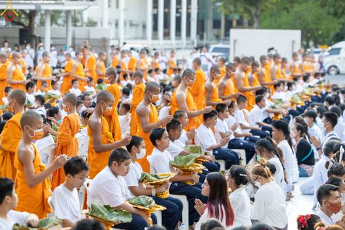 ภาพ No.78507:พิธีตัดปอยผม โครงการหน่อแก้วเปรียญธรรมรุ่นที่ 11  วันที่ 26 มีนาคม พ.ศ.2566  ณ หมู่กุฏิสามเณร อาคารค่ายจองแชมป์ วัดพระธรรมกาย