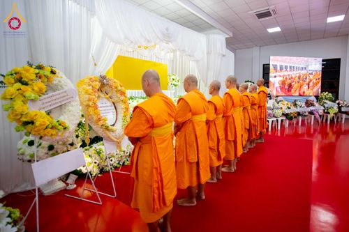 ภาพ No.314579:วันศุกร์ที่ 20 มีนาคม พ.ศ. 2569 พิธีบำเพ็ญกุศล คุณพ่อณรงค์ จินตมากุล โยมบิดา พระครูปลัดรัตนวีรวัฒน์ (รังสฤษดิ์ อิทฺธิจินตโก) ที่ปรึกษาเจ้าคณะจังหวัดปทุมธานี เจ้าอาวาสวัดพระธรรมกาย  ณ ห้องปลูกศรัทธา 2 วัดพระธรรมกาย ปทุมธานี