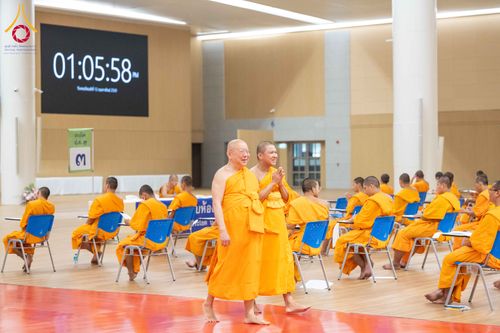 ภาพ No.309526:วันที่ 12 กุมภาพันธ์ พ.ศ. 2569 การสอบบาลีสนามหลวง ประจำปี 2569 ประโยค 1-2, ป.ธ.3/ ประโยค บ.ศ.1-2, บ.ศ.3 ณ สนามสอบประจำจังหวัดปทุมธานี แห่งที่ 2  วัดพระธรรมกาย อ.คลองหลวง จ.ปทุมธานี