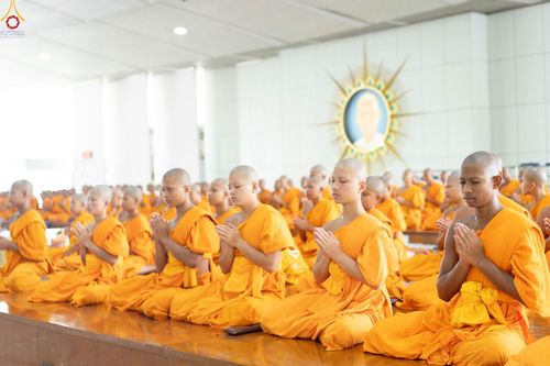 ภาพ No.348308:วันที่ 10 กันยายน พ.ศ.2569 พิธีสวดพระพุทธมนต์ และถวายภัตตาหารเป็นสังฆทาน เนื่องในวันครบ 26 ปี วันคล้ายละสังขาร คุณยายอาจารย์มหารัตนอุบาสิกาจันทร์ ขนนกยูง ณ หอฉันคุณยายอาจารย์ฯ วัดพระธรรมกาย