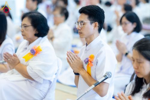 ภาพ No.294850:วันที่ 15 มกราคม พ.ศ. 2569 พิธีถวายภัตตาหารเป็นสังฆทาน แด่พระธรรมยาตรา ณ วัดโบสถ์บน ต.บางคูเวียง จ.นนทบุรี อนุสรณ์สถานลำดับที่ 4 สถานที่เกิดด้วยกายธรรม ในโครงการธรรมยาตรา กตัญญูบูชา มหาปูชนียาจารย์ พระมงคลเทพมุนี(สด จนฺทสโร) พระผู้ปราบมาร อนุสรณ์สถาน 7 แ