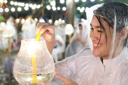 ภาพ No.89348:พิธีประดิษฐานรูปหล่อทองคำ  คุณยายอาจารย์มหารัตนอุบาสิกาจันทร์ ขนนกยูง ภายในมหาวิหารคุณยายอาจารย์ฯ เนื่องในวันครูผู้ค้นพบวิชชาธรรมกาย วันศุกร์ที่ 29 กันยายน พ.ศ. 2566 ณ วัดพระธรรมกาย จ.ปทุมธานี