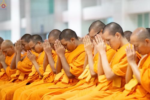 ภาพ No.337934:วันอาทิตย์ต้นเดือน 5 กรกฎาคม พ.ศ.2569 พิธีบูชาข้าวพระ ณ สภาธรรมกายสากล วัดพระธรรมกาย