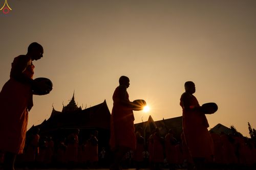 ภาพ No.297608:วันที่ 18 มกราคม พ.ศ. 2569 พิธีตักบาตรพระธรรมยาตรา ณ วัดโบสถ์บน ต.บางคูเวียง จ.นนทบุรี อนุสรณ์สถานลำดับที่ 4 สถานที่เกิดด้วยกายธรรม ในโครงการธรรมยาตรา กตัญญูบูชา มหาปูชนียาจารย์ พระมงคลเทพมุนี(สด จนฺทสโร) พระผู้ปราบมาร อนุสรณ์สถาน 7 แห่ง ปีที่ 14