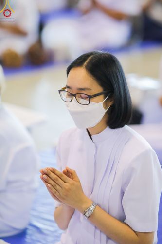 ภาพ No.78819:พิธีตักบาตร ข้าวสารอาหารแห้ง พิธีบูชาข้าวพระ ในวันอาทิตย์ต้นเดือนที่ 2 เมษายน พ.ศ. 2566