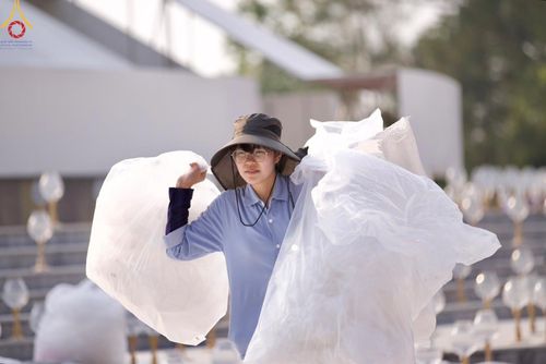 ภาพ No.109393:V.7 พลังใจ การเตรียมงาน เก็บงาน การรับบุญของเจ้าหน้าที่หน่วยงานต่างๆ เพื่อโครงการธรรมยาตรา กตัญญูบูชามหาปูชนียาจารย์ พระมงคลเทพมุนี (สด จนฺทสโร) พระผู้ปราบมาร อนุสรณ์สถาน 7 แห่ง ปีที่ 12 ระหว่างวันที่ 2 - 31 มกราคม พ.ศ.2567