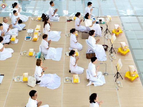 ภาพ No.240135:วันเสาร์ที่ 23 สิงหาคม พ.ศ. 2568 (วันพระ แรม 14 ค่ำ เดือน 9) พิธีบุพเปตพลี ครั้งที่ 169 ร่วมอุทิศบุญแด่หมู่ญาติที่ล่วงลับไปแล้ว และสืบทอดอายุพระพุทธศาสนา ณ หอฉันคุณยายอาจารย์ฯ วัดพระธรรมกาย