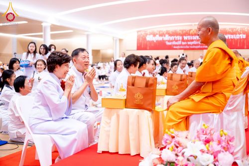 ภาพ No.272929:วันอาทิตย์ที่ 23 พฤศจิกายน พ.ศ.2568 พิธีมุทิตาสักการะ พระมหาเถระและพระเถระ ประจำปีพุทธศักราช 2568 ณ ห้องแก้วสารพัดนึก 2 สภาธรรมกายสากล  วัดพระธรรมกาย