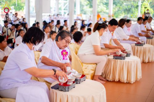 ภาพ No.199945:พิธีทอดผ้าป่าทำนุบำรุงศาสนสถาน ณ วัดบางช้างใต้ ตำบลบางช้าง อำเภอสามพราน จังหวัดนครปฐม ในโครงการธรรมยาตรา กตัญญูบูชา มหาปูชนียาจารย์ พระมงคลเทพมุนี(สด จนฺทสโร) พระผู้ปราบมาร อนุสรณ์สถาน 7 แห่ง ปีที่ 13 วันที่ 22 มกราคม พ.ศ. 2568