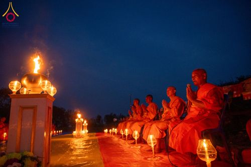 ภาพ No.132402:พิธีจุดโคมประทีปถวายเป็นพุทธบูชา ในโครงการบรรพชา 1,250 รูป ณ แดนประสูติ สวนลุมพินี ประเทศเนปาล วันที่ 17 มีนาคม พ.ศ. 2567
