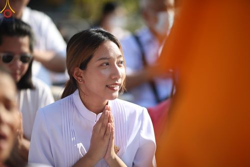 ภาพ No.195528:พิธีต้อนรับพระธรรมยาตรา ณ อนุสรณ์สถานลำดับที่ 4 สถานที่เกิดด้วยกายธรรม วัดโบสถ์(บน) ต.บางคูเวียง จ.นนทบุรี ในโครงการธรรมยาตรา กตัญญูบูชา มหาปูชนียาจารย์ พระมงคลเทพมุนี(สด จนฺทสโร) พระผู้ปราบมาร อนุสรณ์สถาน 7 แห่ง ปีที่ 13 วันที่ 15 มกราคม พ.ศ. 2568
