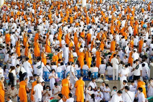 ภาพ No.167550:พิธีตักบาตรและพิธีบูชาข้าวพระ ในวันอาทิตย์ที่ 3 พฤศจิกายน พ.ศ. 2567 ณ วัดพระธรรมกาย