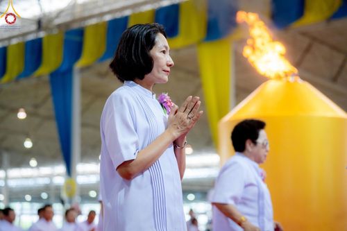 ภาพ No.151504:พิธีจุดเทียนใจ ไฟนิรันดร์ อนันตชัย ณ สภาธรรมกายสากล วัดพระธรรมกาย วันอาทิตย์ต้นเดือนที่ 1 กันยายน พ.ศ. 2567