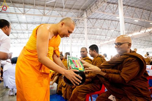 ภาพ No.207291:พิธีตักบาตร และปฏิบัติธรรมช่วงสาย ในวันมาฆบูชา วันพุธที่ 12 กุมภาพันธ์ พ.ศ. 2568 ณ วัดพระธรรมกาย จังหวัดปทุมธานี