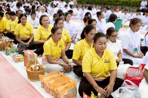 ภาพ No.241944:วันอาทิตย์ที่ 31 สิงหาคม พ.ศ. 2568 พิธีทำบุญแด่คณะสงฆ์ 122 รูป ฉลอง 121 ปี อำเภอคลองหลวง จ.ปทุมธานี เพื่อนำส่งช่วยเหลือคณะสงฆ์ 323 วัด 4 จังหวัดชายแดนภาคใต้ และช่วยเหลือประชาชนจากเหตุปะทะ แนวชายแดนไทย-กัมพูชา ณ บริเวณหน้าที่ว่าการอำเภอคลองหลวง 