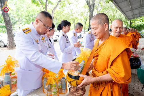 ภาพ No.227141:วันอังคารที่ 3 มิถุนายน พ.ศ. 2568 นายอำเภอคลองหลวง นำพสกนิกรรวมใจภักดิ์ สมเด็จพระนางเจ้าฯ พระบรมราชินี เนื่องในโอกาสวันเฉลิมพระชนมพรรษา ณ อาคารปลูกศรัทธา 2 วัดพระธรรมกาย อ.คลองหลวง จ.ปทุมธานี