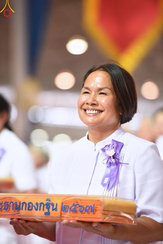 ภาพ No.167760:พิธีทอดกฐิน และ พิธีกรานกฐิน ในวันอาทิตย์ที่ 3 พฤศจิกายน พ.ศ. 2567 ณ วัดพระธรรมกาย จ.ปทุมธานี