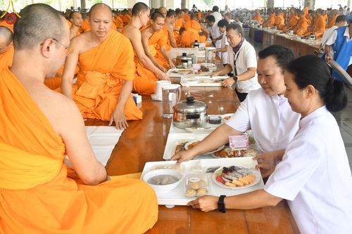 ภาพ No.157726:พิธีถวายภัตตาหารเมนูสวรรค์ ในพรรษาแห่งการเข้าถึงธรรม วันเสาร์ที่ 28 กันยายน พ.ศ. 2567 ณ หอฉันคุณยายอาจารย์ฯ วัดพระธรรมกาย