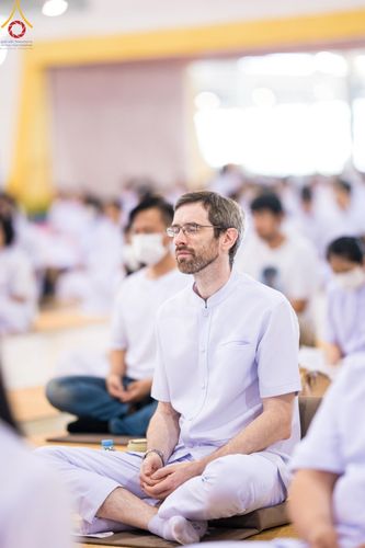 ภาพ No.123077:พิธีตักบาตร และพิธีบูชาข้าวพระ ในวันอาทิตย์ต้นเดือนที่ 4 กุมภาพันธ์ พ.ศ. 2567 ณ วัดพระธรรมกาย จ.ปทุมธานี