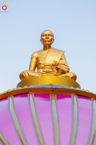 ภาพ No.107594:พิธีตักบาตรพระธรรมยาตราฯ ในโครงการธรรมยาตรากตัญญูบูชา มหาปูชนียาจารย์ พระมงคลเทพมุนี(สด จนฺทสโร) พระผู้ปราบมาร ปีที่ 12 ณ อนุสรณ์สถานมหาวิหารพระมงคลเทพมุนี อ.สองพี่น้อง จ.สุพรรณบุรี วันที่ 7 มกราคม พ.ศ. 2567