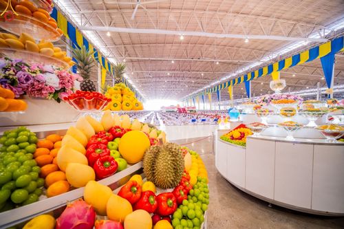 ภาพ No.89505:พิธีตักบาตร ข้าวสารอาหารแห้ง พิธีบูชาข้าวพระ และพิธีจุดเทียนใจ ไฟนิรันดร์  อนันตชัย ณ สภาธรรมกายสากล วัดพระธรรมกาย วันอาทิตย์ที่ 1 ตุลาคม พ.ศ. 2566