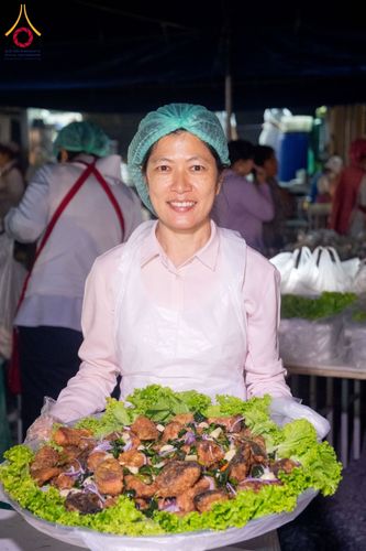 ภาพ No.198383:พิธีถวายภัตตาหารเป็นสังฆทาน แด่พระธรรมยาตรา ณ อนุสรณ์สถานบางปลา วัดบางปลา อำเภอบางเลน จังหวัดนครปฐม ในโครงการธรรมยาตรา กตัญญูบูชา มหาปูชนียาจารย์ พระมงคลเทพมุนี(สด จนฺทสโร) พระผู้ปราบมาร อนุสรณ์สถาน 7 แห่ง ปีที่ 13 วันที่ 20 มกราคม พ.ศ. 2568