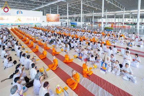 ภาพ No.277786:วันเสาร์ที่ 6 ธันวาคม พ.ศ. 2568 พิธีบรรพชาอุปสมบทและพิธีถวายบาตร โครงการอุปสมบทบูชาธรรมมหาปูชนียาจารย์ ประจำปี พ.ศ.2568 โครงการบวชพระนานาชาติ AEC และ WAB รุ่น CEO (นักบริหาร) รุ่นที่ 5 ณ มหาธรรมกายเจดีย์ วัดพระธรรมกาย