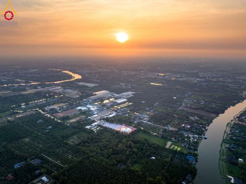 ภาพ No.109632:พิธีจุดประทีปถวายเป็นพุทธบูชา และบูชาธรรมมหาปูชนียาจารย์ วันที่ 10 มกราคม พ.ศ. 2567 ณ อนุสรณ์สถานคลองบางนางแท่น อ.สามพราน จ.นครปฐม