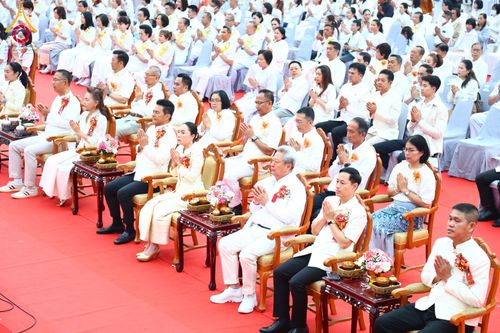 ภาพ No.210335:วันอาทิตย์ที่ 9 มีนาคม พ.ศ. 2568 พ่อเมืองโคราชจัดตักบาตรพระหมื่น ทำบุญเมือง 557 ปี