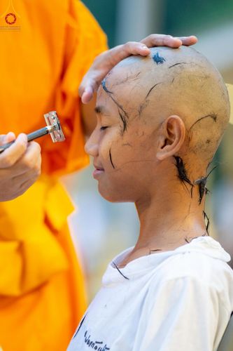 ภาพ No.213718:วันอาทิตย์ที่ 30 มีนาคม พ.ศ. 2568 พิธีตัดปอยผม โครงการหน่อแก้วเปรียญธรรม รุ่นที่ 13 ณ ค่ายจองแชมป์ หมู่กุฏิสามเณรเปรียญธรรม วัดพระธรรมกาย