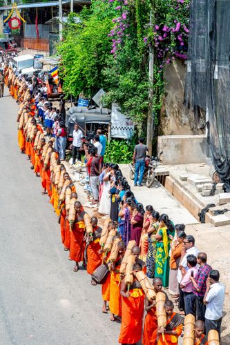 ภาพ No.226308:วันที่ 7-10 พฤษภาคม พ.ศ. 2568 โครงการเดินธรรมยาตรา สยาม-ลังกา ธรรมยาตรา ฉลองเทศกาลวิสาขบูชาแห่งชาติ ศรีลังกา บูชาธรรม 81 ปี หลวงพ่อธัมมชโย เมืองนูวราอิลิยา ประเทศศรีลังกา