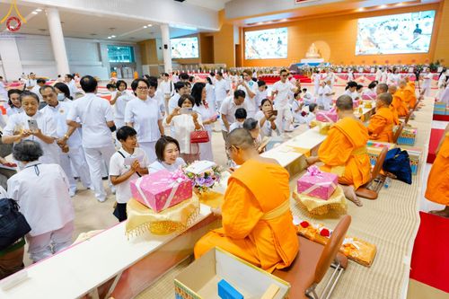 ภาพ No.58013:พิธีมุทิตาสักการะพระสังฆาธิการ ผู้ที่ได้รับพระราชทานเลื่อนและตั้งสมณศักดิ์ ปีพุทธศักราช 2567 วันอาทิตย์ที่ 28 เมษายน พ.ศ. 2567 ณ วัดพระธรรมกาย จ.ปทุมธานี