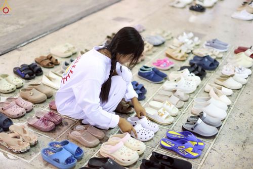 ภาพ No.251312:วันที่ 10 ตุลาคม พ.ศ. 2568 พิธีปฏิบัติธรรม ในวันคล้ายวันเกิด 141 ปี พระมงคลเทพมุนี (สด จนฺทสโร) พระผู้ปราบมาร ณ สภาธรรมกายสากล วัดพระธรรมกาย