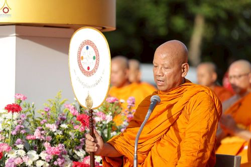 ภาพ No.235210:วันอาทิตย์ที่ 27 กรกฎาคม พ.ศ. 2568 พิธีตักบาตรพระ1,000 รูป ทำบุญเมืองพัทลุง ประธานสงฆ์ พระปริยัติวชิโรดม  เจ้าคณะจังหวัดพัทลุง ประธานฆราวาส นายรัฐศาสตร์ ชิดชู  ผู้ว่าราชการจังหวัดพัทลุง