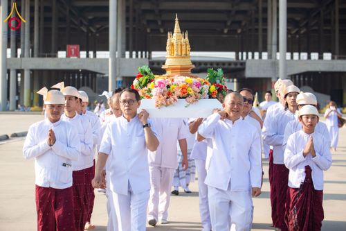 ภาพ No.209698:วันอาทิตย์ที่ 2 มีนาคม พ.ศ. 2568 พิธีภาคบ่าย สัมมนาพิเศษ, ปฏิบัติธรรม พิธีรับมอบพระบรมสารีริกธาตุ ณ สภาธรรมกายสากล วัดพระธรรมกาย