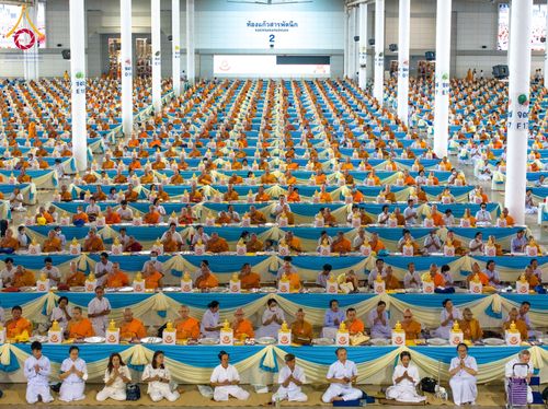 ภาพ No.60003:พิธีเจริญพระพุทธมนต์ "ฉลองอายุวัฒนมงคล 80 ปี หลวงพ่อธัมมชโย" พิธีถวายไทยธรรม คณะสงฆ์ 10,000 กว่าวัดทั่วประเทศ ในวันคุ้มครองโลก วันจันทร์ที่ 22 เมษายน พ.ศ. 2567 ณ สภาธรรมกายสากล วัดพระธรรมกาย จ.ปทุมธานี