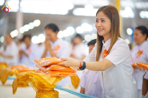 ภาพ No.215447:วันอาทิตย์ต้นเดือนที่ 6 เมษายน พ.ศ. 2568 ขบวนอัญเชิญผ้าป่าสมทบ มหาสังฆทาน 40,000 กว่าวัดทั่วประเทศ ณ สภาธรรมกายสากล วัดพระธรรมกาย