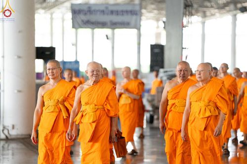 ภาพ No.59286:พิธีเจริญพระพุทธมนต์ ถวายภัตตาหารเป็นสังฆทาน เนื่องในวาระอายุวัฒนมงคล 80 ปี หลวงพ่อธัมมชโย ณ สภาธรรมกายสากล วัดพระธรรมกาย วันพุธที่ 24 เมษายน พ.ศ.2567