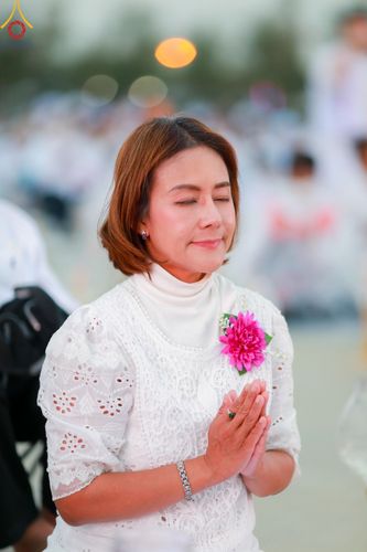 ภาพ No.118242:พิธีจุดประทีปถวายเป็นพุทธบูชา และบูชาธรรมมหาปูชนียาจารย์ พระมงคลเทพมุนี(สด จนฺทสโร) วันที่ 24 มกราคม พ.ศ. 2567 ณ อนุสรณ์สถานบางปลา อ.บางเลน จ.นครปฐม