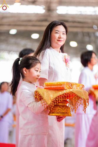 ภาพ No.160181:พิธีทอดผ้าป่าสมทบกฐินวัดพระธรรมกาย และสมทบกฐิน 30,000 วัดทั่วไทย ครั้งที่ 3 ณ สภาธรรมกายสากล วัดพระธรรมกาย วันพฤหัสบดีที่ 10 ตุลาคม พ.ศ. 2567