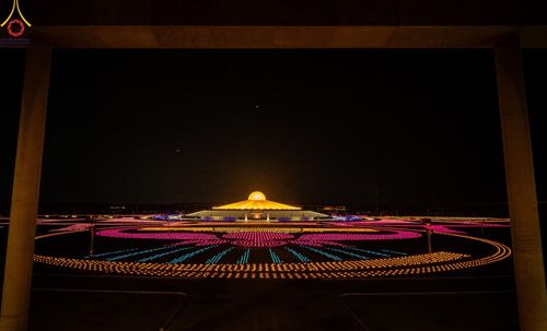 ภาพ No.150364:พิธีจุดประทีป และพิธีฉลองชัยสวดมนต์ บทธัมมจักกัปปวัตตนสูตร ครบ 6,668,272,727 จบ เนื่องในวันธรรมชัย 27 สิงหาคม พ.ศ. 2567 ณ มหารัตนวิหารคด วัดพระธรรมกาย