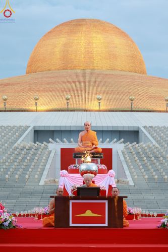 ภาพ No.160479:พิธีปลูกต้นทรัพย์บานชื่น ณ ลานธรรม พระมหาธรรมกายเจดีย์ วัดพระธรรมกาย จ.ปทุมธานี วันพฤหัสบดีที่ 10 ตุลาคม พ.ศ. 2567