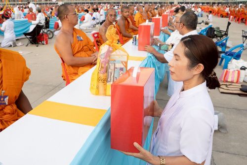 ภาพ No.219637:วันอังคารที่ 22 เมษายน พ.ศ. 2568 พิธีถวายมหาสังฆทานคณะสงฆ์ 40,000 กว่าวัดทั่วประเทศ เนื่องในวันคุ้มครองโลก ณ วัดพระธรรมกาย จ.ปทุมธานี