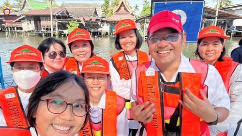 ภาพ No.198780:V.50 สารพัดV สารพัดดี ที่ธรรมยาตรา ในโครงการธรรมยาตรา กตัญญูบูชา มหาปูชนียาจารย์ พระมงคลเทพมุนี(สด จนฺทสโร) พระผู้ปราบมาร อนุสรณ์สถาน 7 แห่ง ปีที่ 13 ระหว่างวันที่ 2-31 มกราคม พ.ศ. 2568