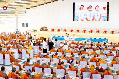 ภาพ No.230213:วันเสาร์ที่ 28 มิถุนายน พ.ศ. 2568 พิธีถวายสังฆทาน 323 วัด 4 จังหวัดชายแดนใต้ ปีที่ 21 ครั้งที่ 178 พิธีมอบกองทุนหนุนแรงใจช่วยครูใต้ ปีที่ 18 ครั้งที่ 142 ณ ศูนย์อบรมเยาวชนจังหวัดปัตตานี